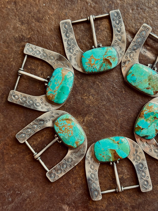 The Verde Hebillas Turquoise Buckles