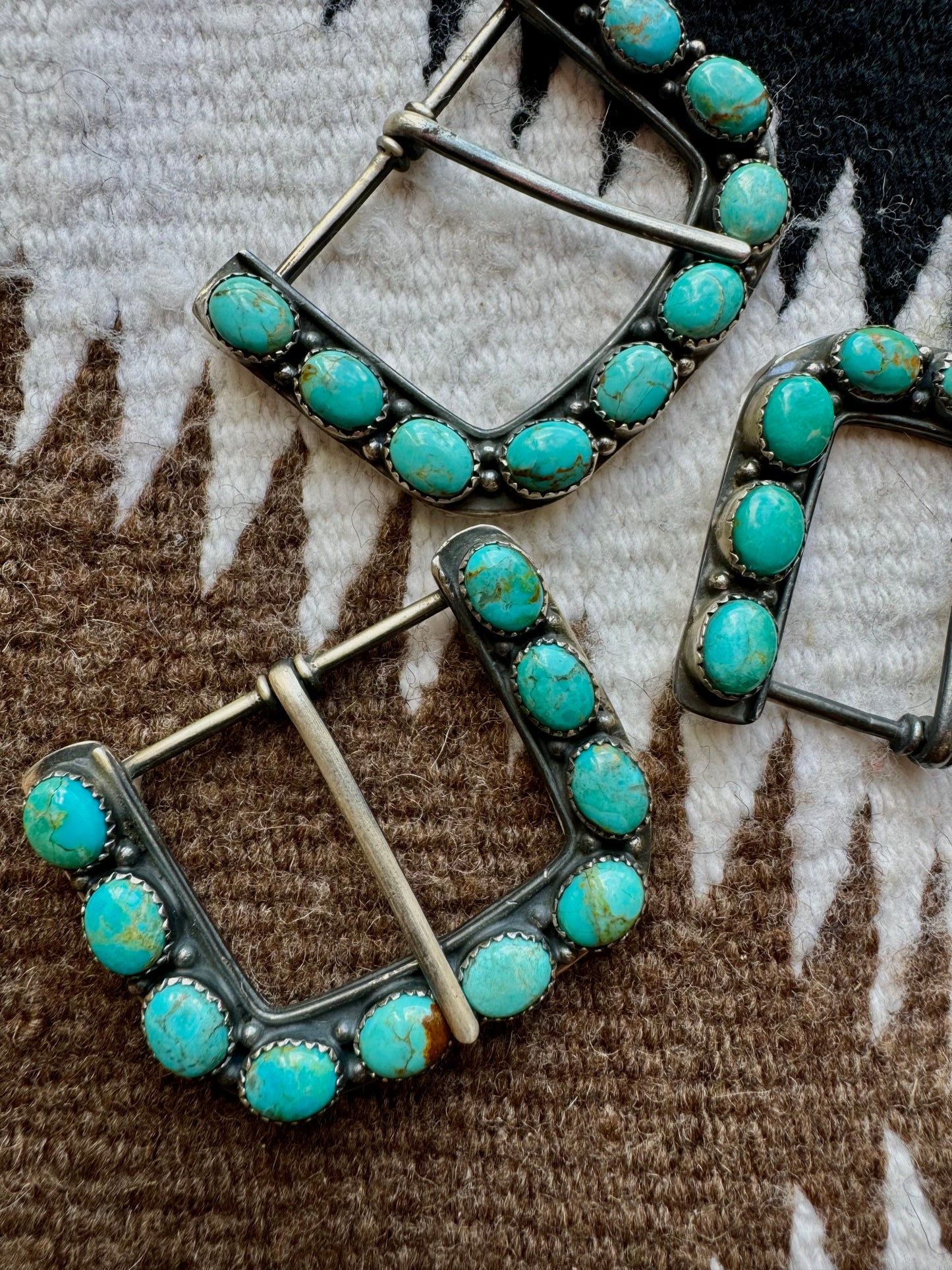 The Uno Hebillas Turquoise Buckles