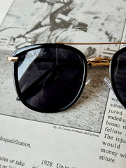 The Ivy - Black