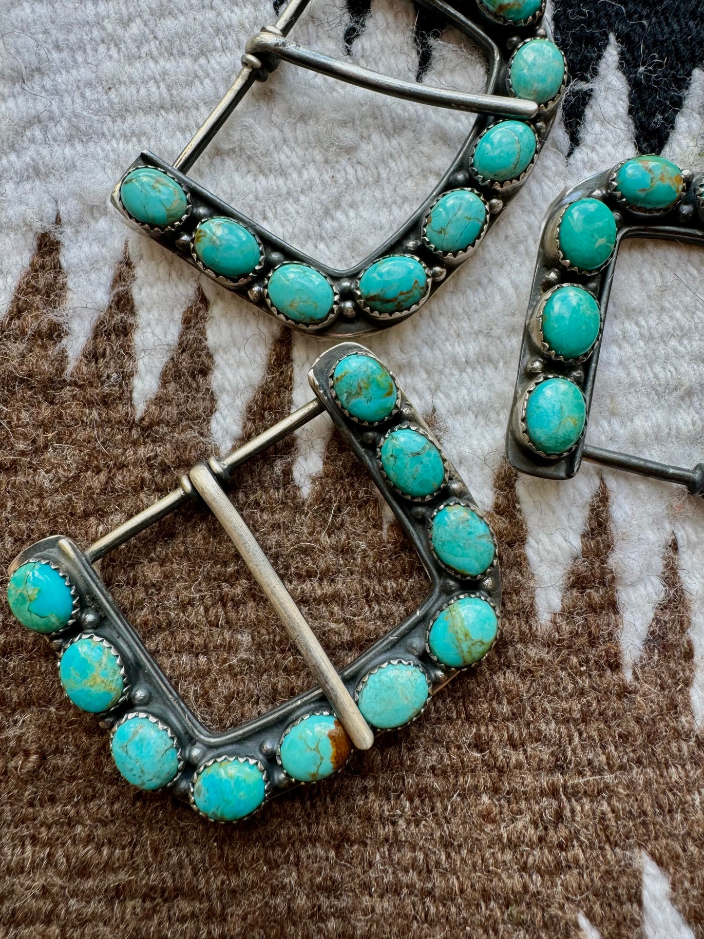 The Uno Hebillas Turquoise Buckles