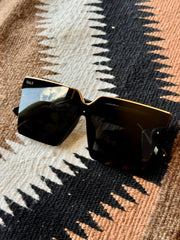 The Lark - Black