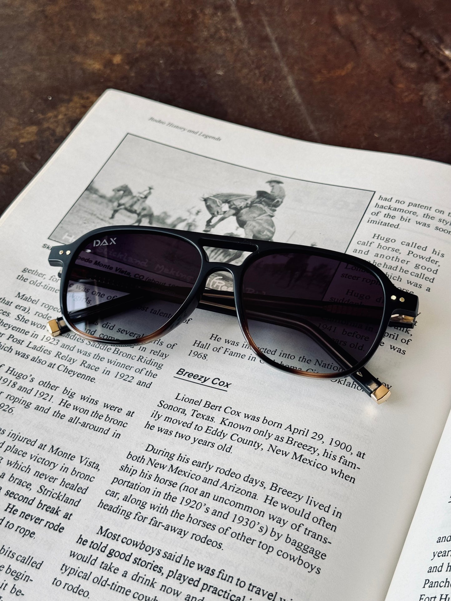The Briggs - Black Gradient