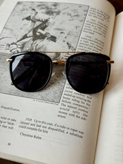 The Ivy - Black