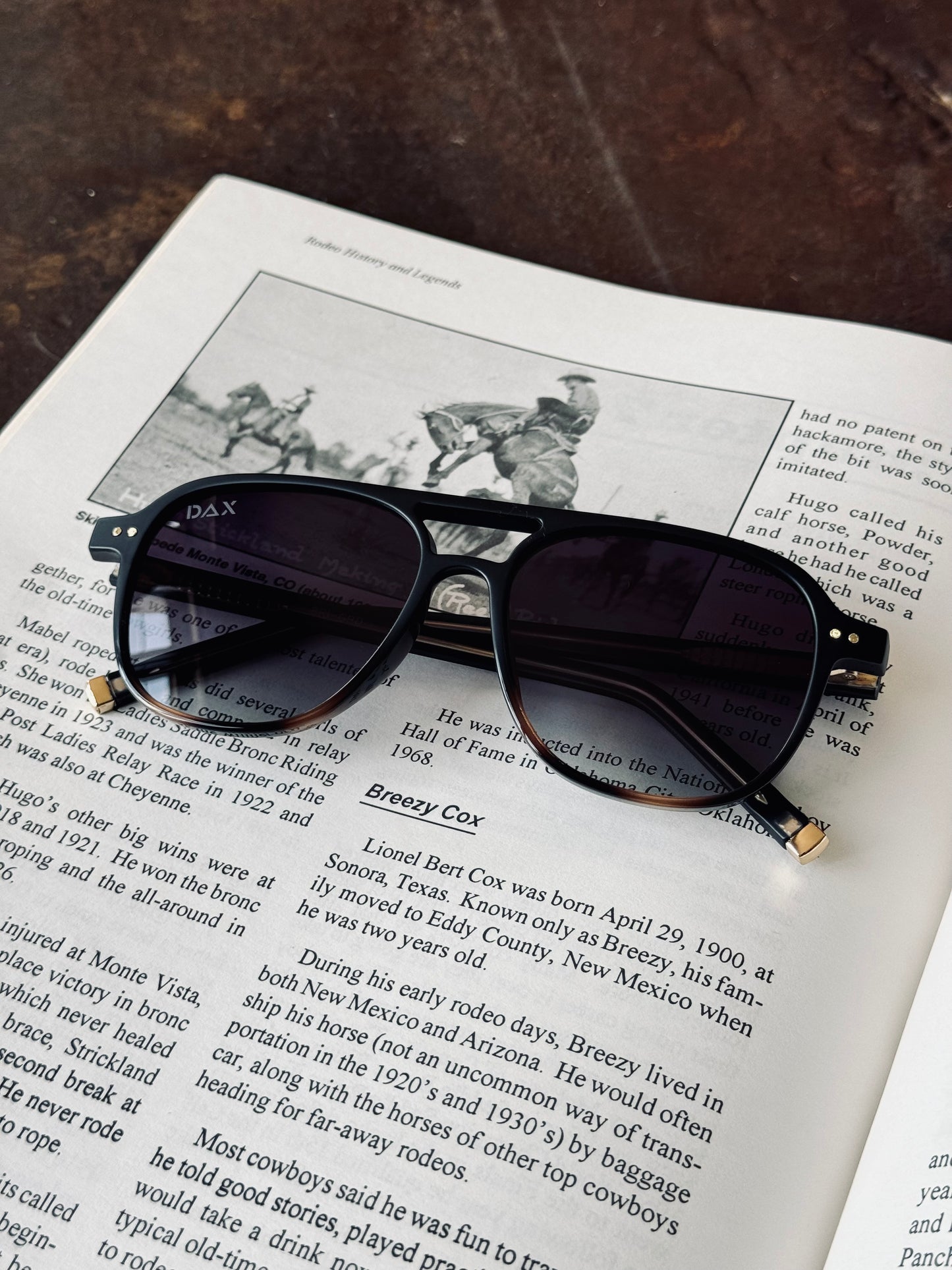 The Briggs - Black Gradient