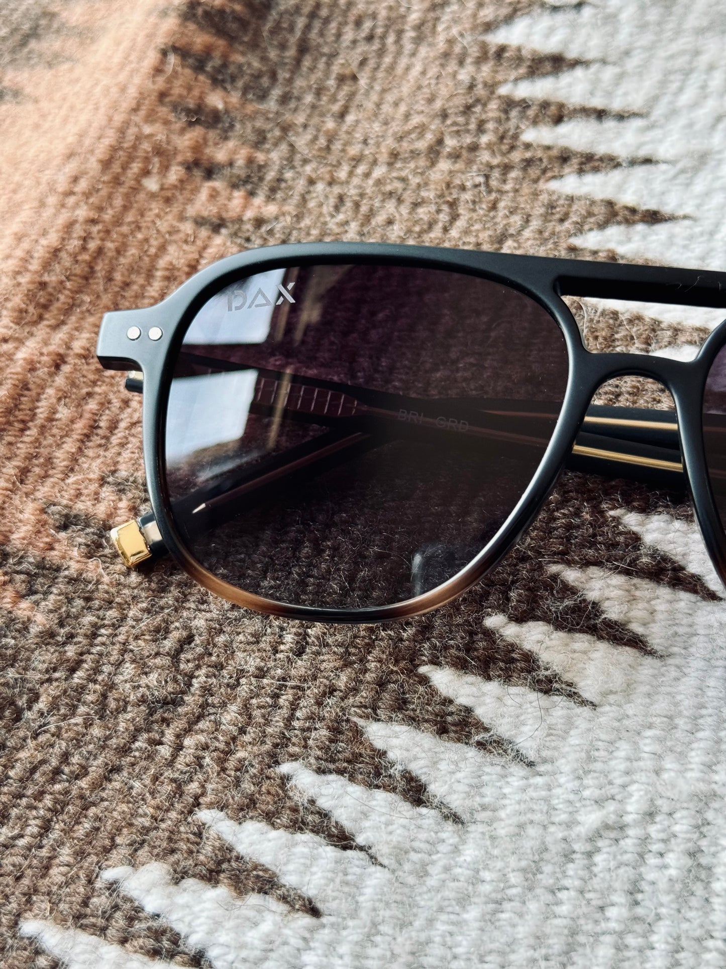 The Briggs - Black Gradient