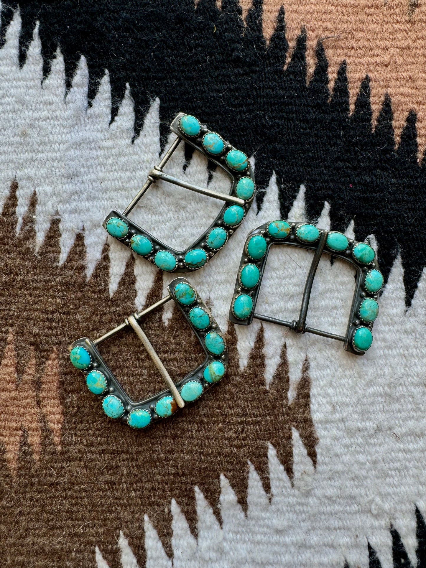 The Uno Hebillas Turquoise Buckles