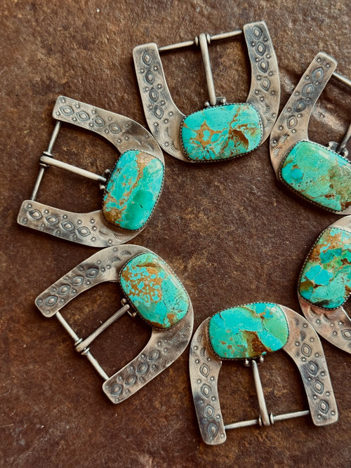 The Verde Hebillas Turquoise Buckles