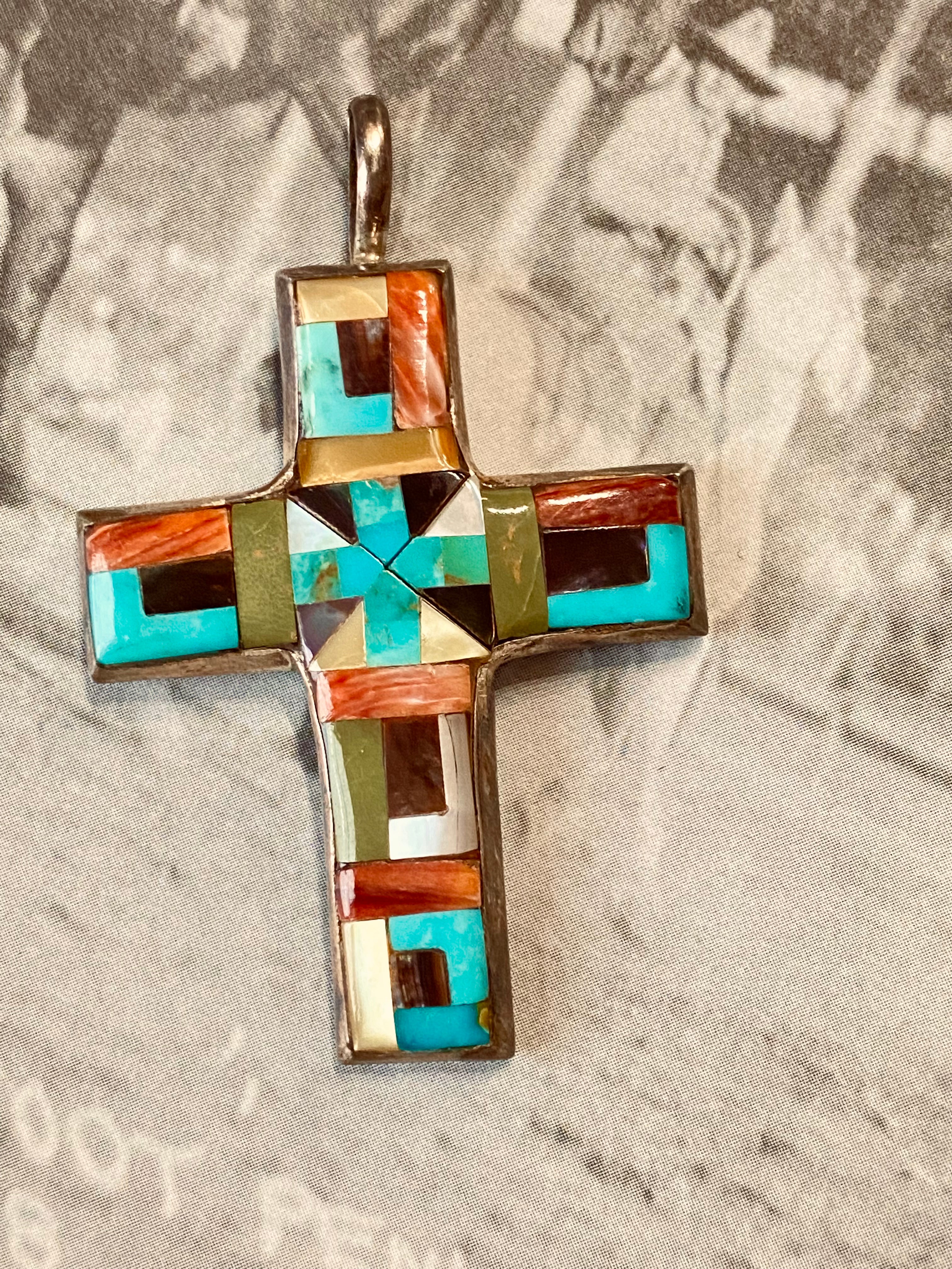 The Cruces Pendant
