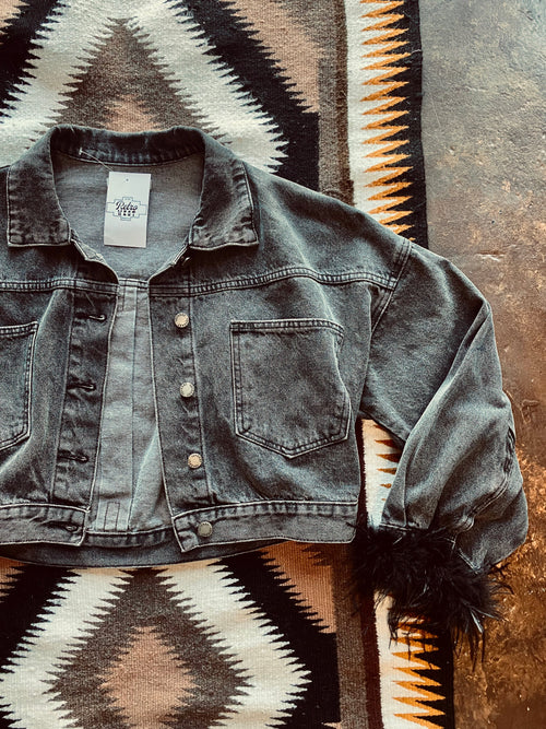The Sendero Black Feather